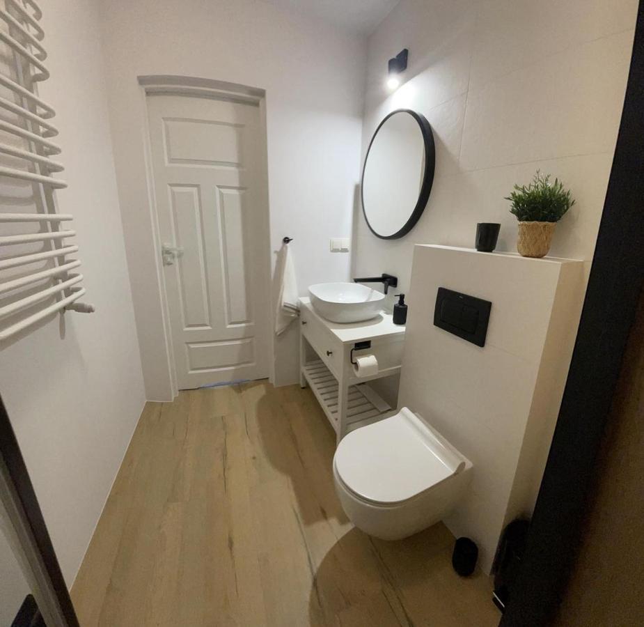 Apartament Mala Ogrodowa Apartment Oborniki Slaskie Exterior photo